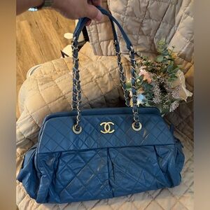 🩷Stunning Chanel Quilted Calf leather Iridescent Chain Shoulder Bag❤️